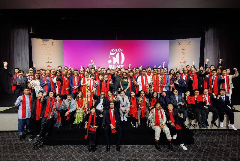 A50BR25-no1-groupshot