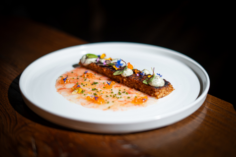 MENA50BR25-iconaward-omar-5