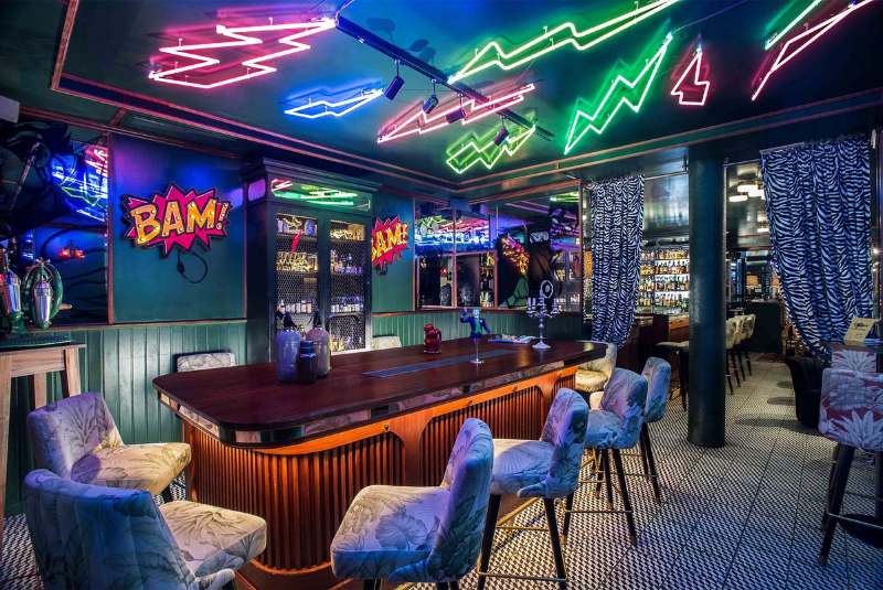 Salmon Guru - Interior